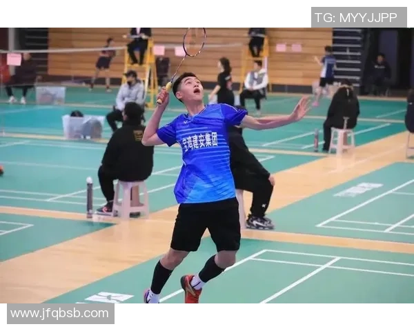 成都羽毛球队在精英赛中以73分稳居积分榜首位